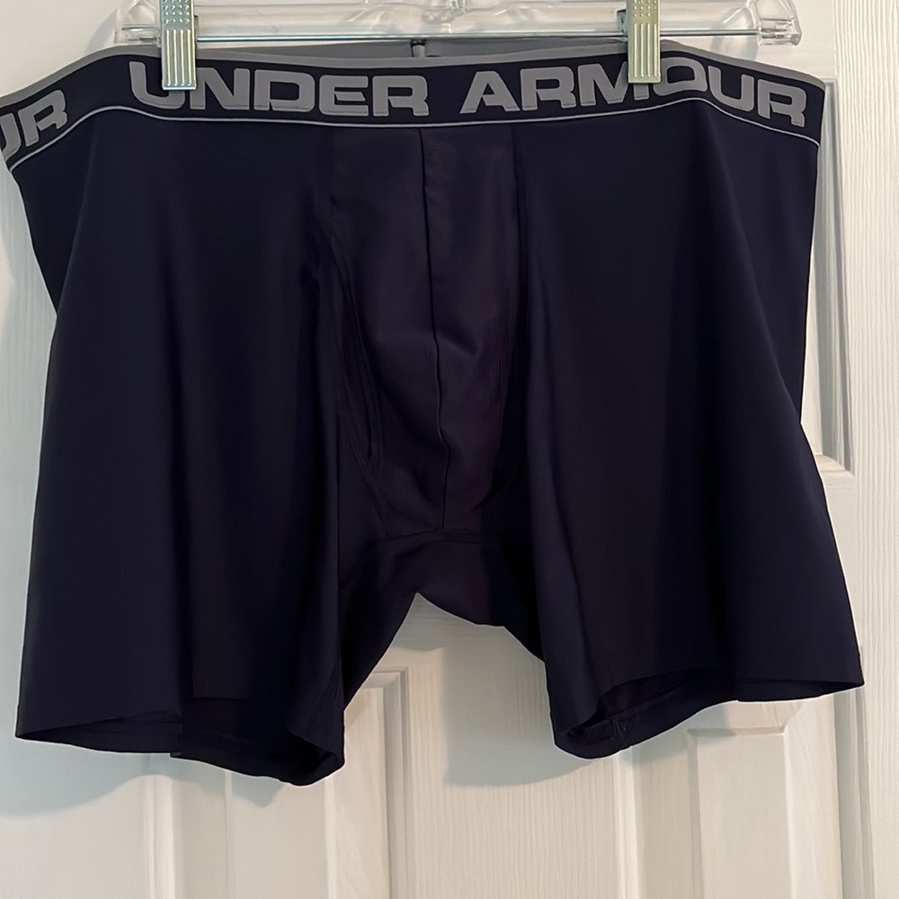 Men’s 2XL Navy Under Armour Fitted Underwear.Never worn.